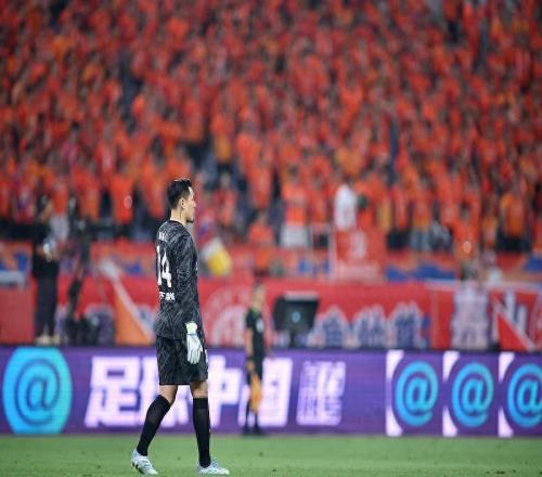 “扔袖標”風波未停亞足聯(lián)的罰單也來了，山東魯能煩惱一大堆