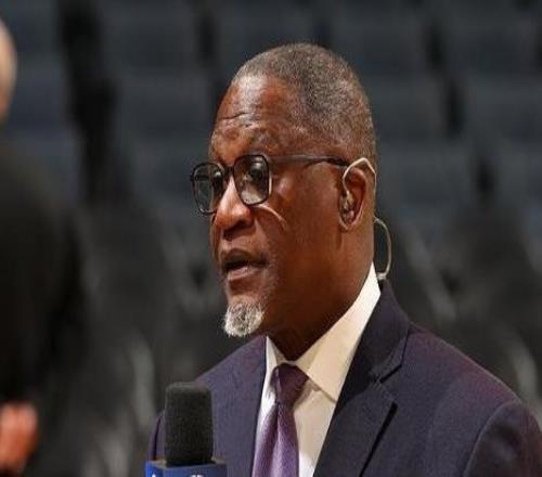 威爾金斯：我有很多欣賞的年輕球員同時(shí)也關(guān)注傳奇老將的比賽