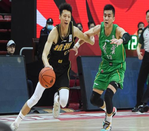 場均僅5分2板！廣廈爭議鋒線再拿600萬頂薪，曾險(xiǎn)些加盟北京首鋼