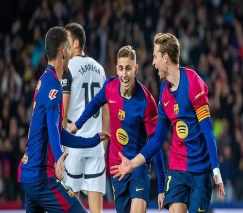 凌晨3點(diǎn)巴薩主場首秀：傷病危機(jī)！亞馬爾缺席6000人觀戰(zhàn)