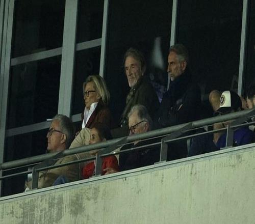 郵報：尼斯歐聯(lián)杯不敵羅馬，拉特克利夫現(xiàn)場觀戰(zhàn)神情沮喪