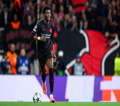 官方：勒沃庫森18歲后衛(wèi)科布里薩在歐冠中受傷，將缺陣至11月